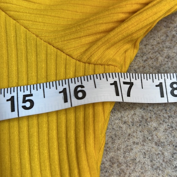 Ellesse Yellow W/ White Stripe Womens US L EU 40 UK 12 Body High Neck Bodysuit - Picture 7 of 16